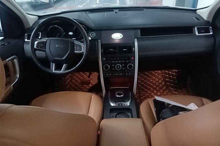 Used Land Rover Discovery Sport 2018 240 PS HSE Version Center Console