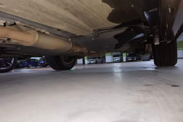 Used Land Rover Discovery Sport 2018 240 PS PURE Edition Chassis Front Left