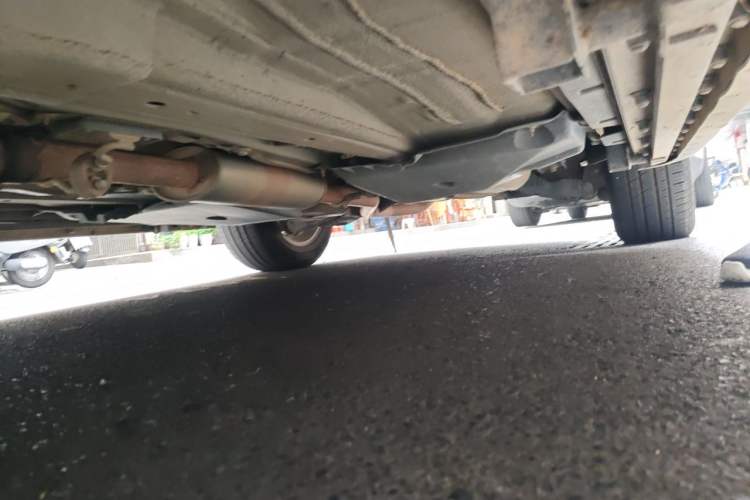 Used Land Rover Discovery Sport 2018 240 PS SE Version Chassis Front Left