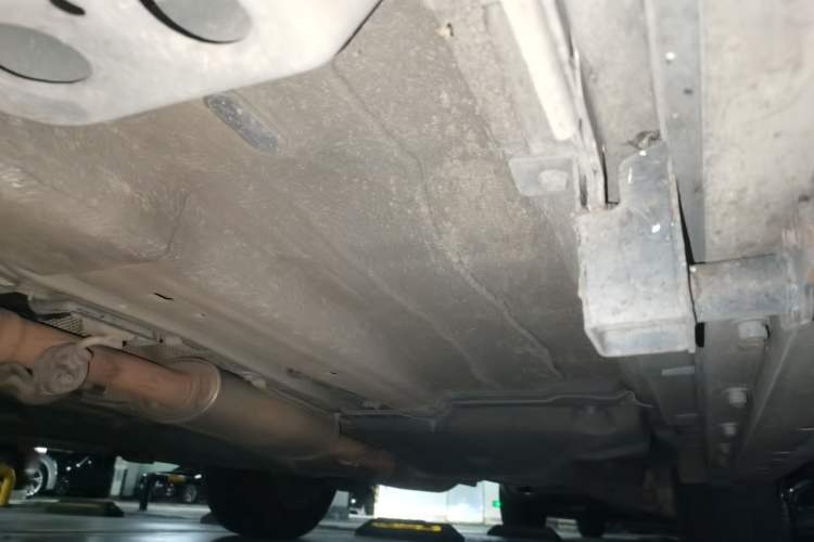Used Land Rover Discovery Sport 2018 240 PS SE Version Chassis Front Left