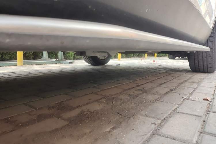 Used Land Rover Discovery Sport 2018 240 PS SE Version Chassis Front Left