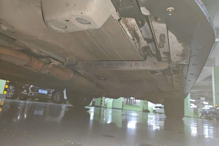 Used Land Rover Discovery Sport 2018 240 PS SE Version Chassis Front Left