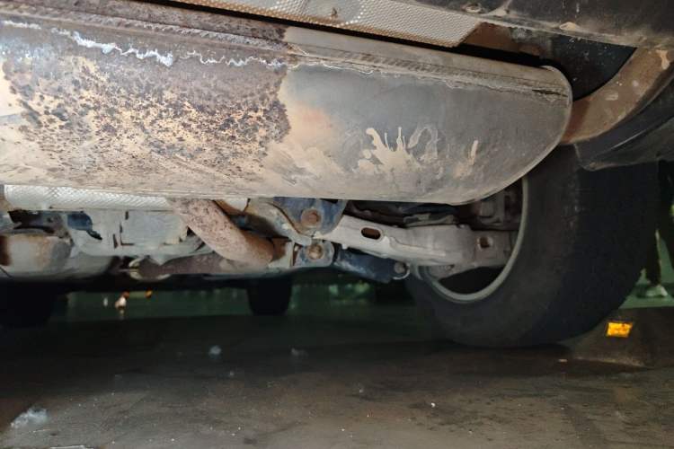 Used Land Rover Discovery Sport 2018 240 PS SE Version Chassis Front Left