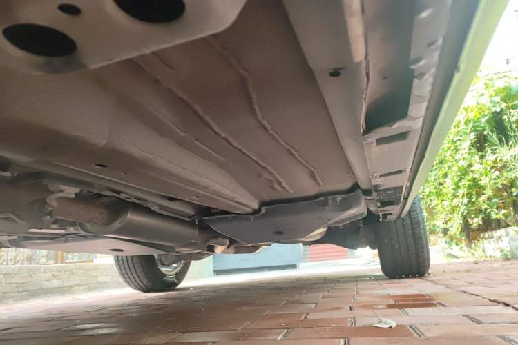 Used Land Rover Discovery Sport 2018 240 PS SE Version Chassis Front Left