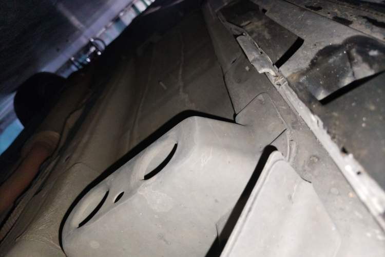 Used Land Rover Discovery Sport 2018 240 PS SE Version Chassis Front Right