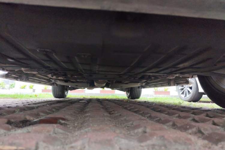 Used Land Rover Discovery Sport 2018 240 PS SE Version Chassis Front