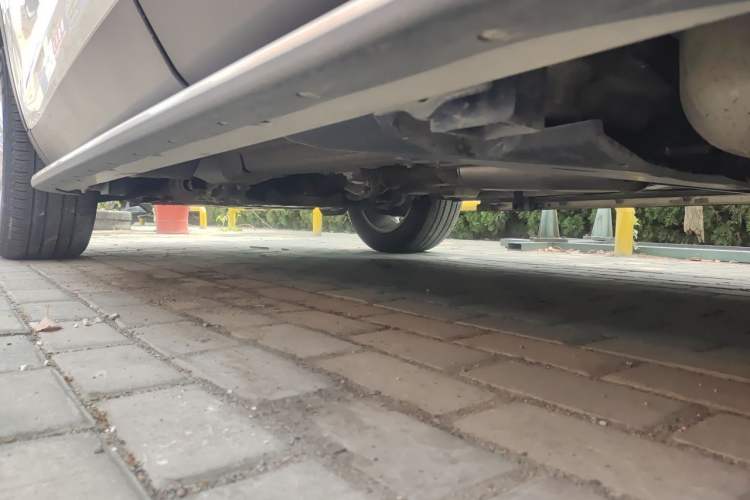 Used Land Rover Discovery Sport 2018 240 PS SE Version Chassis Rear Left