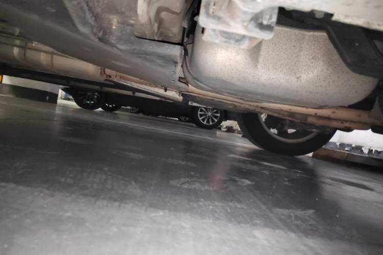 Used Land Rover Discovery Sport 2018 240 PS HSE LUXURY Edition Chassis Rear Left