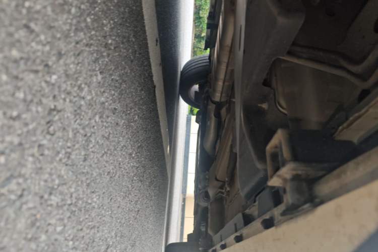 Used Land Rover Discovery Sport 2018 240 PS HSE Version Chassis Rear Right