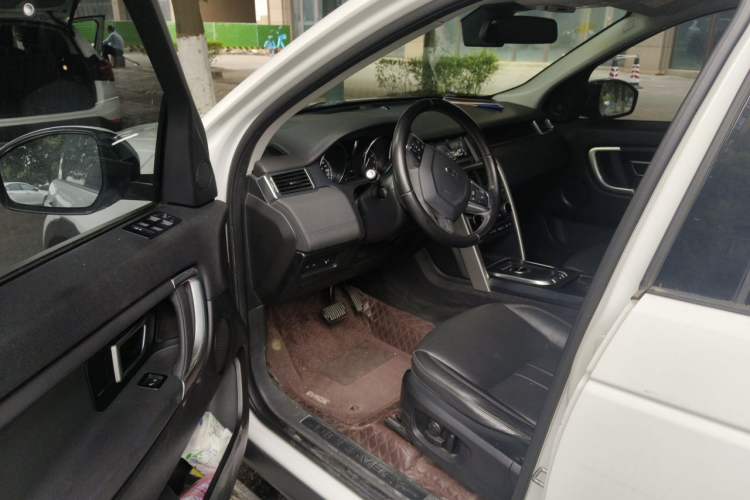 Used Land Rover Discovery Sport 2018 240 PS SE Version Driver Seat
