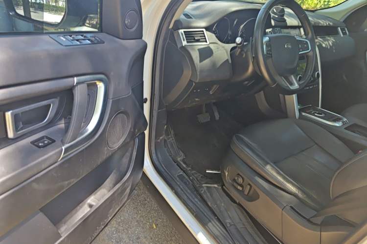 Used Land Rover Discovery Sport 2018 240 PS SE Version Driver Seat