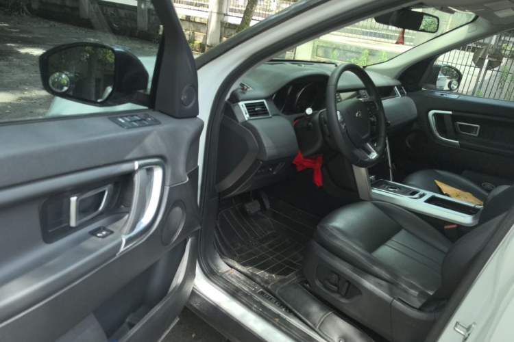 Used Land Rover Discovery Sport 2018 240 PS SE Version Driver Seat