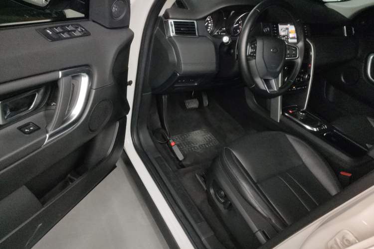 Used Land Rover Discovery Sport 2018 240 PS SE Version Driver Seat
