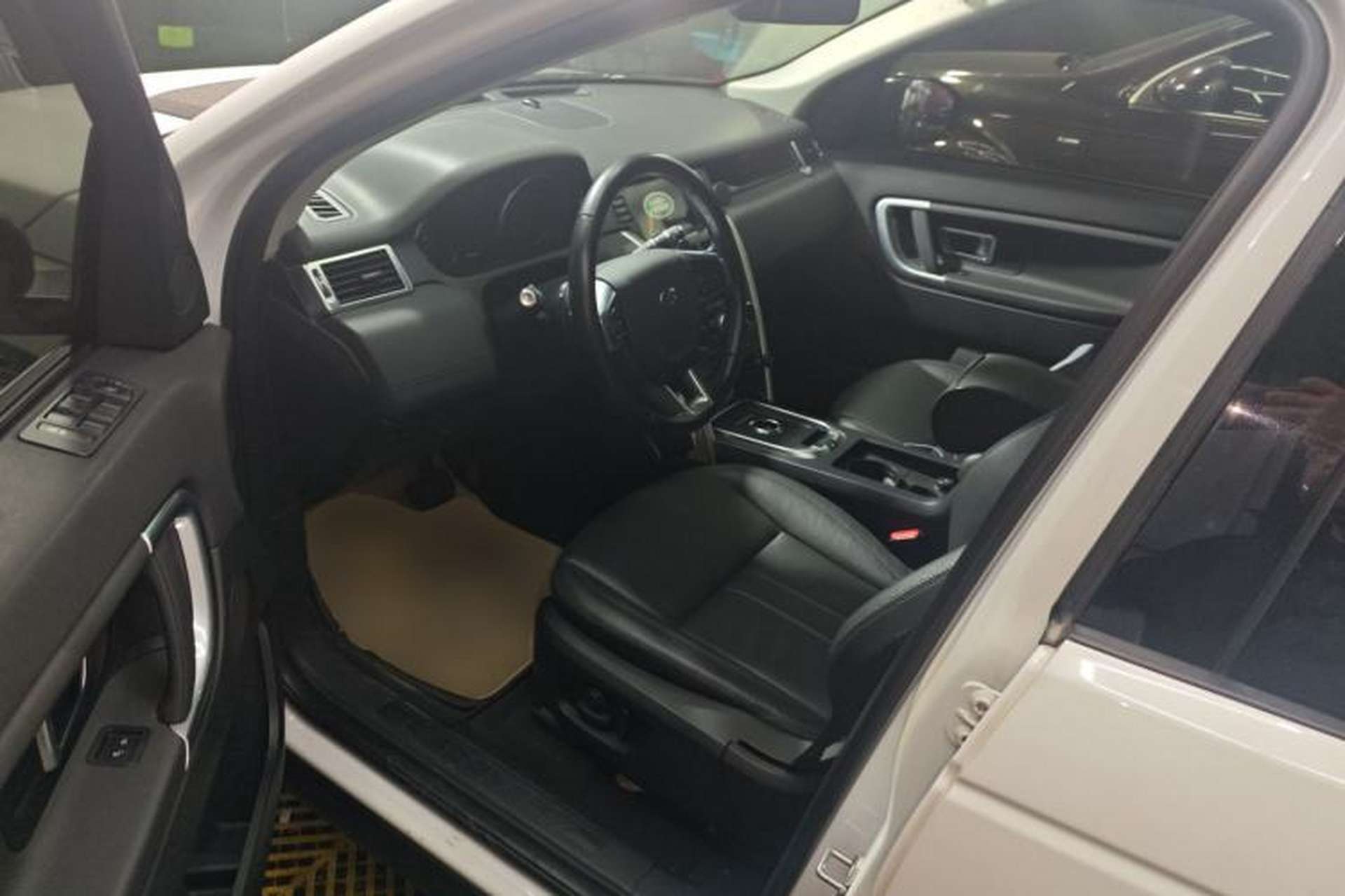 Used Land Rover Discovery Sport 2018 240 PS SE Version Driver Seat