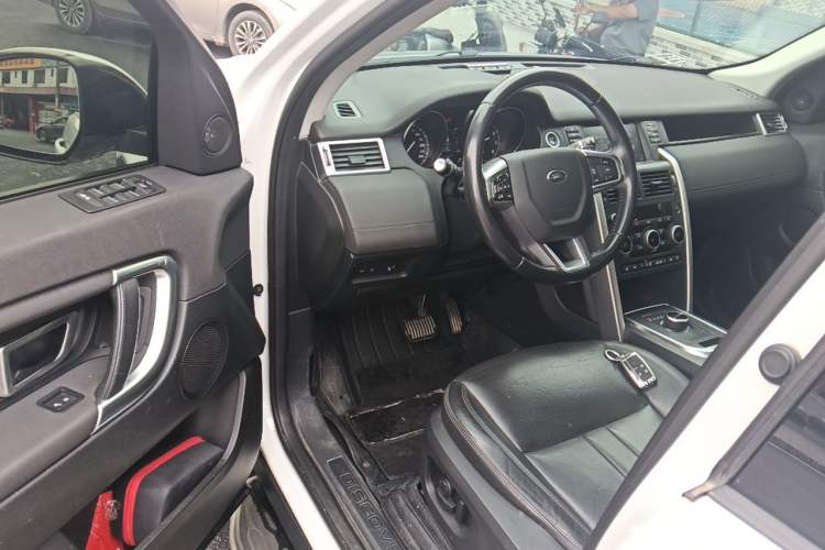 Used Land Rover Discovery Sport 2018 240 PS HSE Version Driver Seat