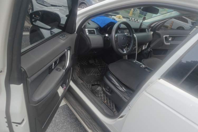Used Land Rover Discovery Sport 2018 240 PS HSE Version Driver Seat