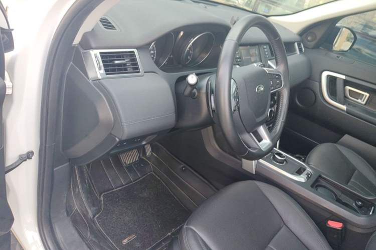 Used Land Rover Discovery Sport 2018 240 PS SE Version Driver Seat