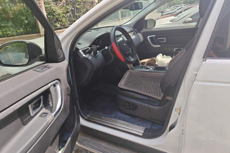Used Land Rover Discovery Sport 2018 240 PS SE Version Driver Seat