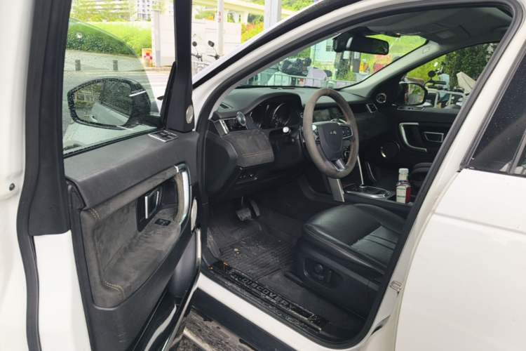 Used Land Rover Discovery Sport 2018 240 PS SE Version Driver Seat