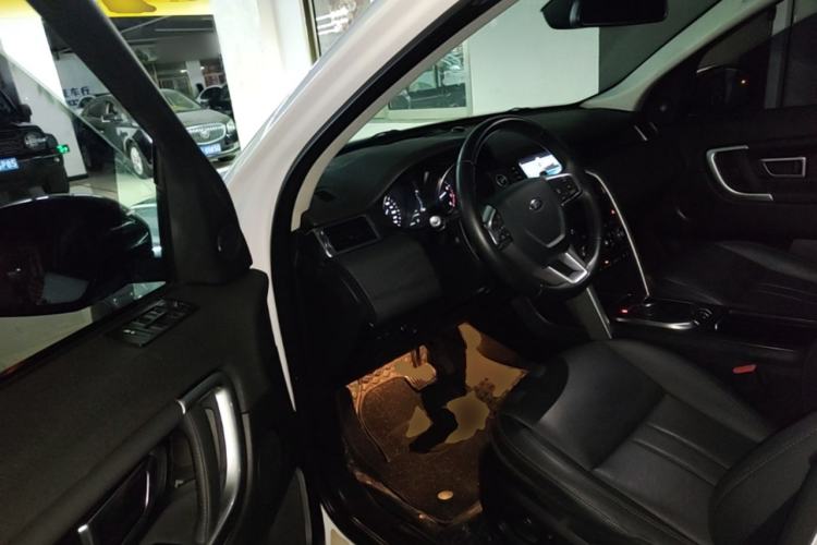 Used Land Rover Discovery Sport 2018 240 PS HSE Version Driver Seat