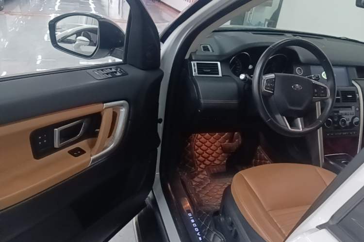 Used Land Rover Discovery Sport 2018 240 PS HSE Version Driver Seat