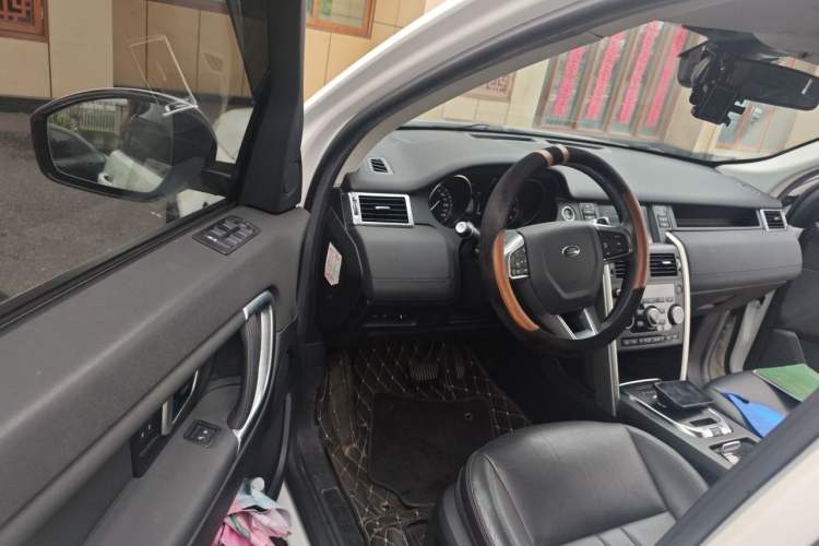 Used Land Rover Discovery Sport 2018 240 PS HSE Version Driver Seat