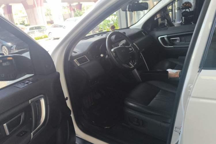 Used Land Rover Discovery Sport 2018 240 PS HSE Version Driver Seat