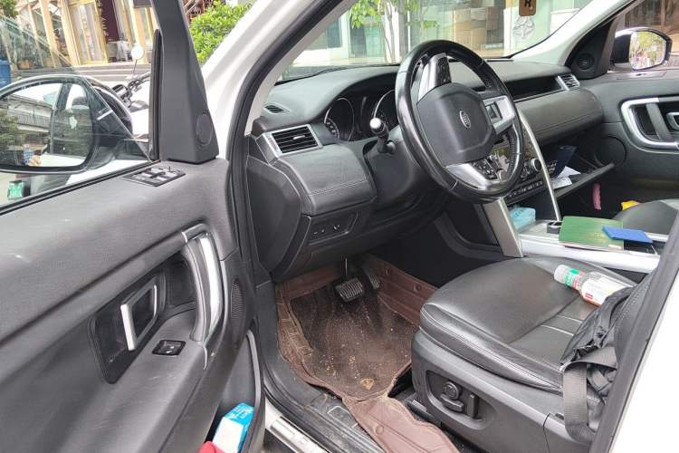 Used Land Rover Discovery Sport 2018 240 PS SE Version Driver Seat