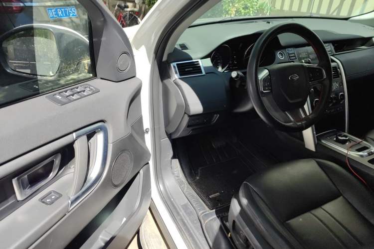 Used Land Rover Discovery Sport 2018 240 PS SE Version Driver Seat