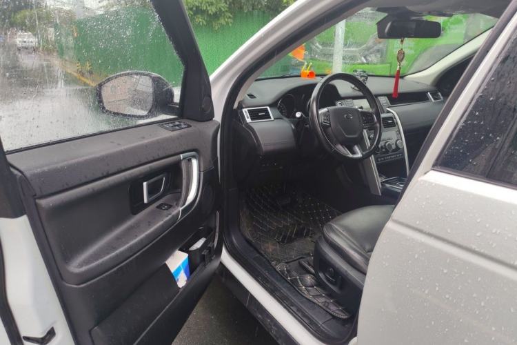 Used Land Rover Discovery Sport 2018 240 PS SE Version Driver Seat