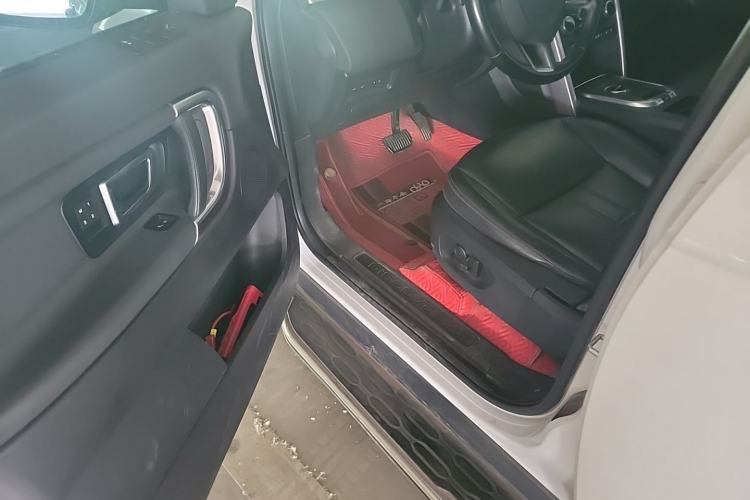 Used Land Rover Discovery Sport 2018 240 PS HSE Version Driver Seat