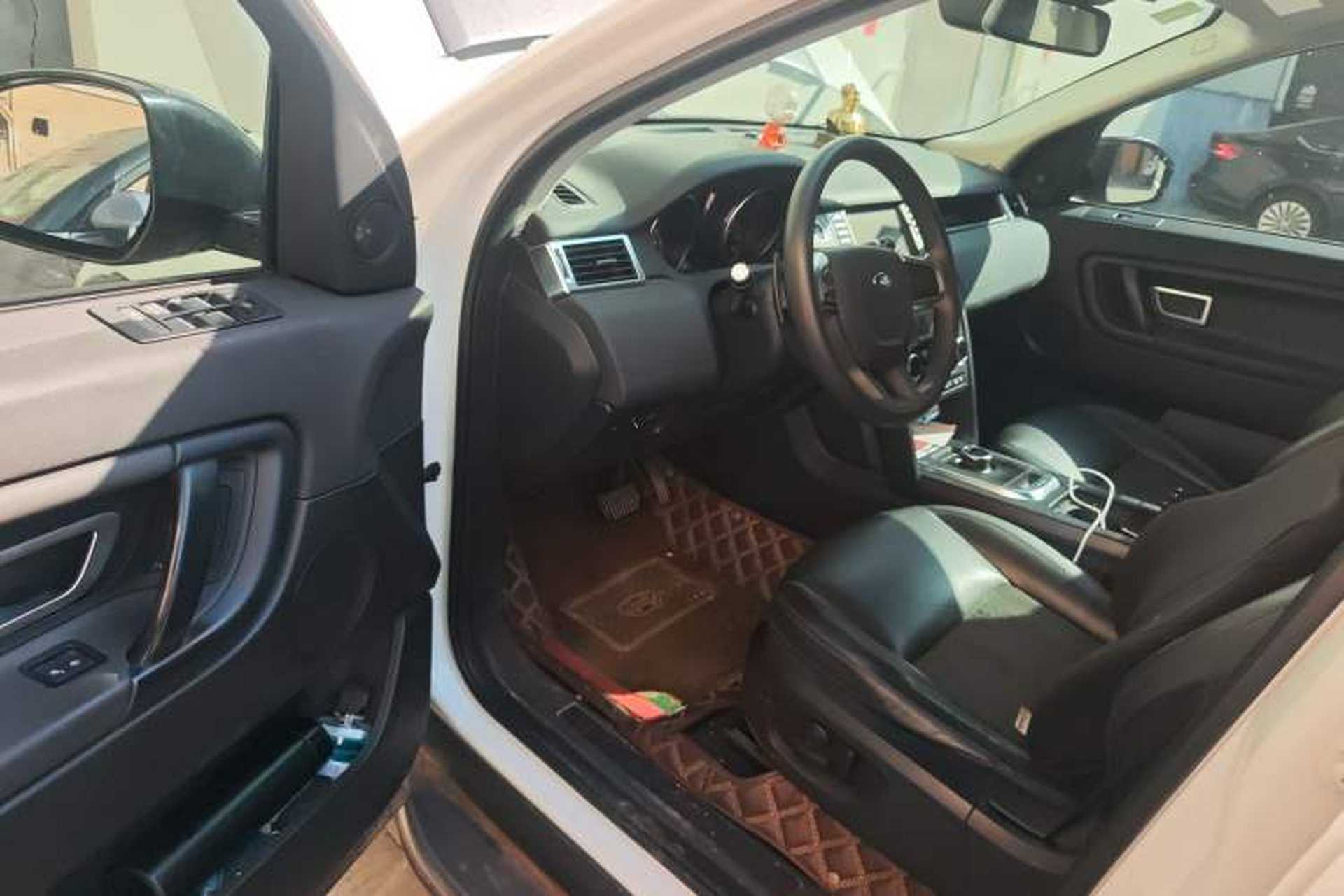 Used Land Rover Discovery Sport 2018 200 PS PURE Edition Driver Seat
