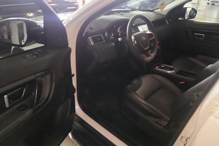 Used Land Rover Discovery Sport 2018 240 PS PURE Edition Driver Seat