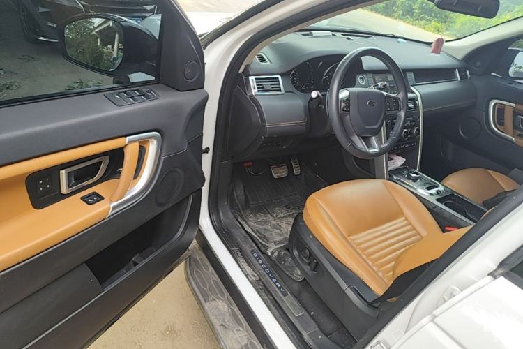 Used Land Rover Discovery Sport 2018 240 PS HSE LUXURY Edition Driver Seat