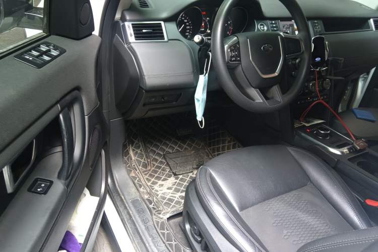 Used Land Rover Discovery Sport 2018 240 PS PURE Edition Driver Seat