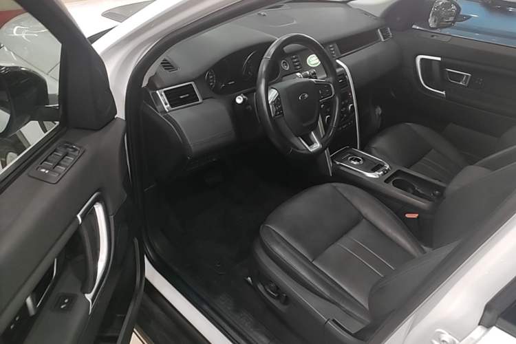 Used Land Rover Discovery Sport 2018 240 PS HSE Version Driver Seat