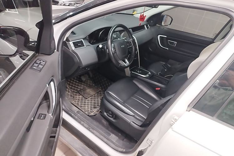Used Land Rover Discovery Sport 2018 240 PS SE Version Driver Seat