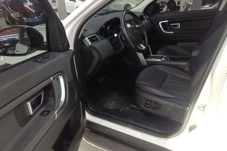 Used Land Rover Discovery Sport 2018 240 PS SE Version Driver Seat