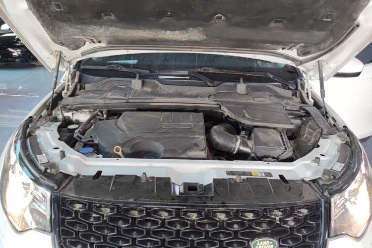 Used Land Rover Discovery Sport 2018 240 PS SE Version Engine Bay