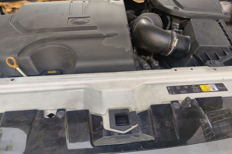 Used Land Rover Discovery Sport 2018 240 PS SE Version Engine Bay