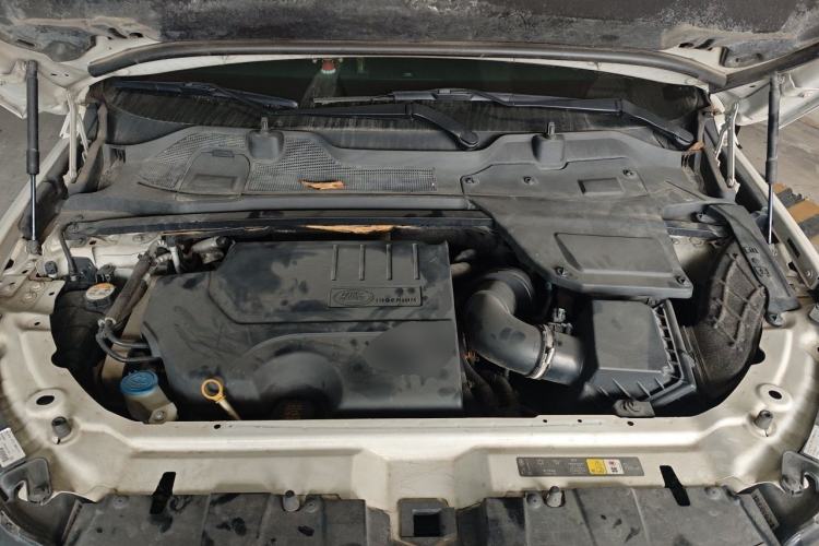 Used Land Rover Discovery Sport 2018 240 PS SE Version Engine Bay