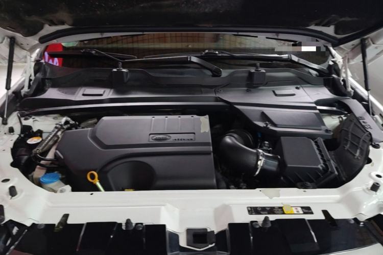 Used Land Rover Discovery Sport 2018 240 PS SE Version Engine Bay