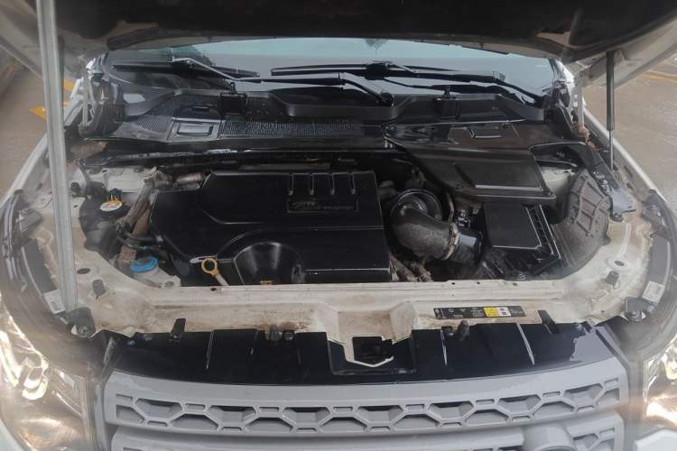 Used Land Rover Discovery Sport 2018 240 PS PURE Edition Engine Bay