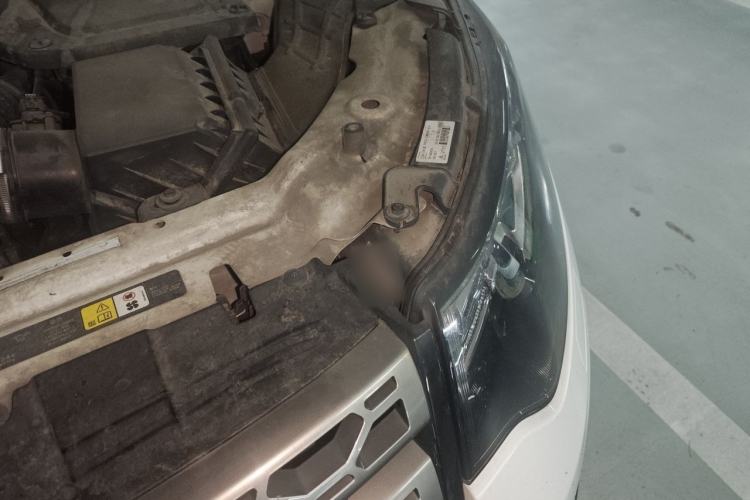 Used Land Rover Discovery Sport 2018 240 PS SE Version Engine Bay Left