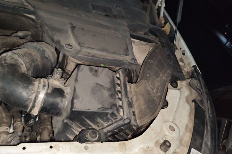 Used Land Rover Discovery Sport 2018 240 PS SE Version Engine Bay Left