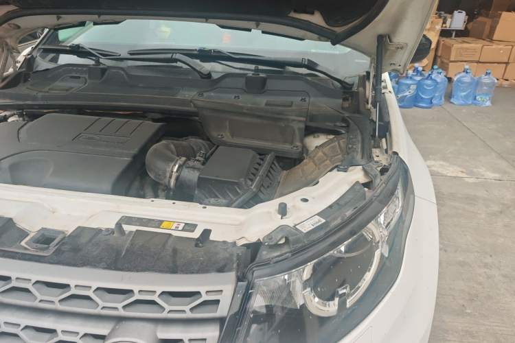 Used Land Rover Discovery Sport 2018 200 PS PURE Edition Engine Bay Left