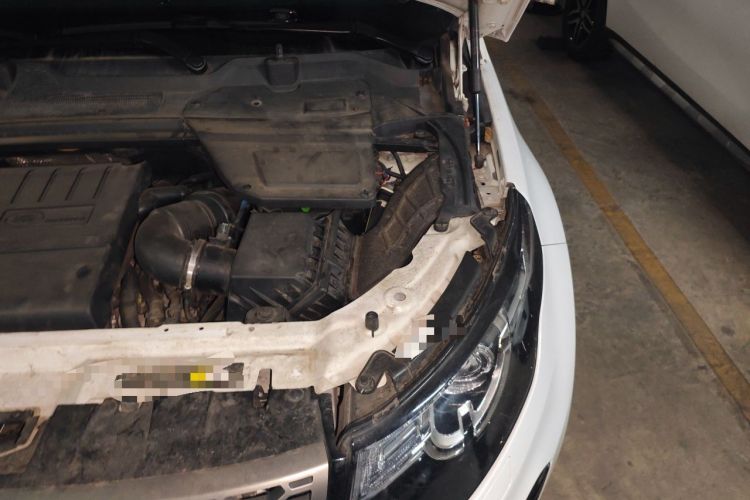 Used Land Rover Discovery Sport 2018 240 PS SE Version Engine Bay Left