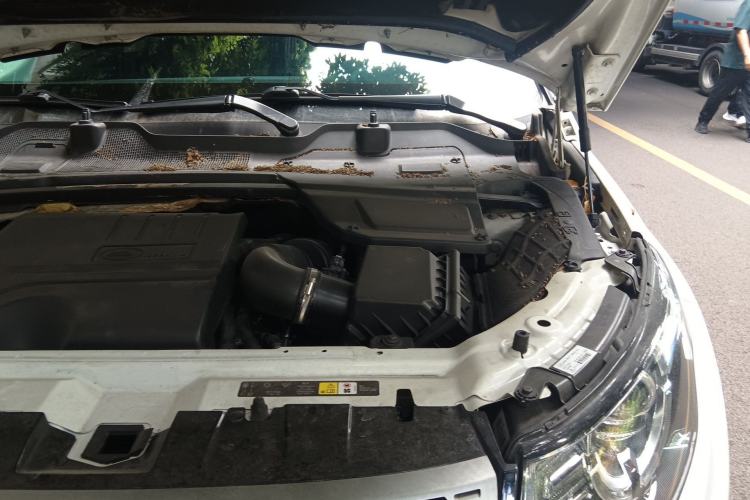 Used Land Rover Discovery Sport 2018 240 PS PURE Edition Engine Bay Left