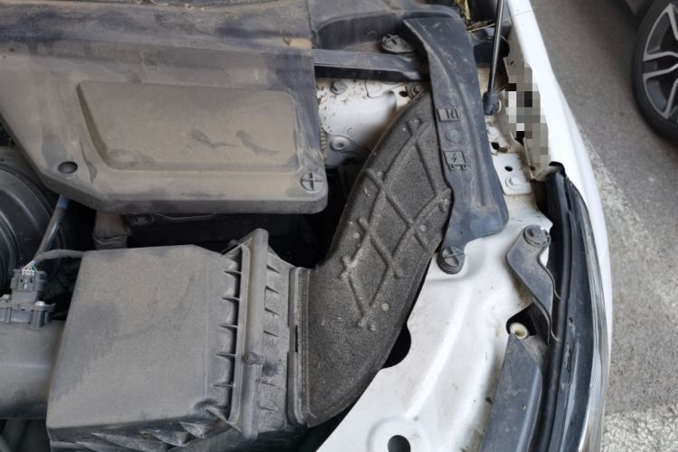 Used Land Rover Discovery Sport 2018 240 PS PURE Edition Engine Bay Left