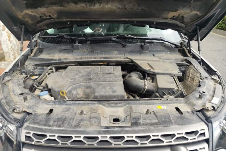 Used Land Rover Discovery Sport 2018 240 PS SE Version Engine Bay